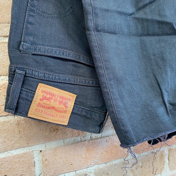 Levi’s Black High-Rise Jean - Picture 4 of 4